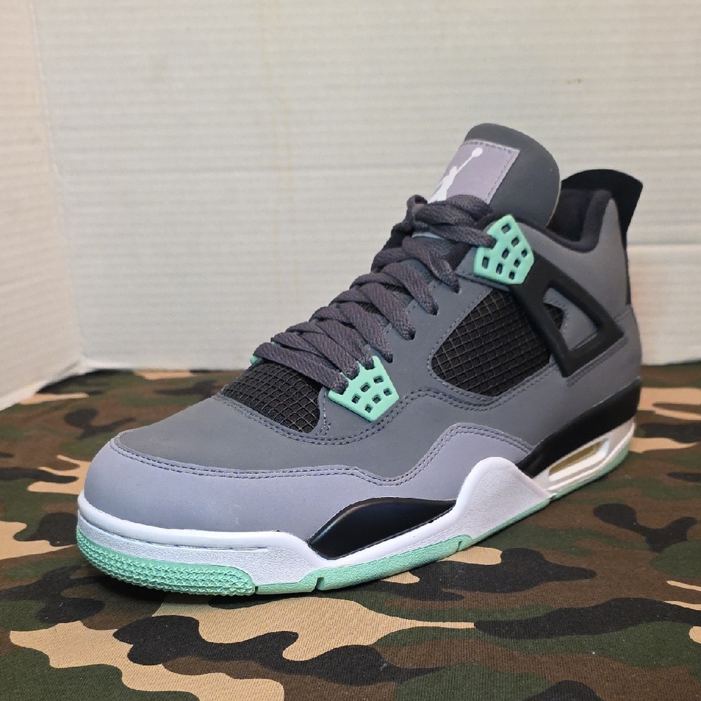 Nike Air Jordan 4 'Green Glow'